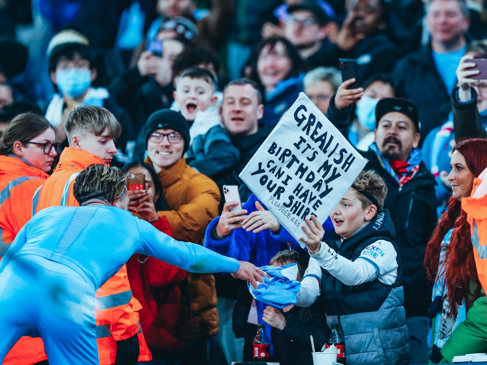 与球迷分享 与球迷分享